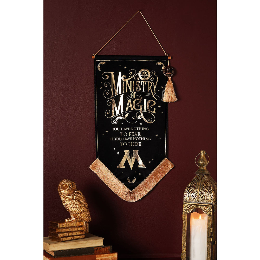 Warner Bros Harry Potter Alumni Banner - Ministry Of Magic