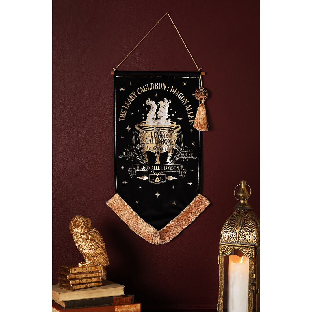 Warner Bros Harry Potter Alumni Banner - Leaky Cauldron