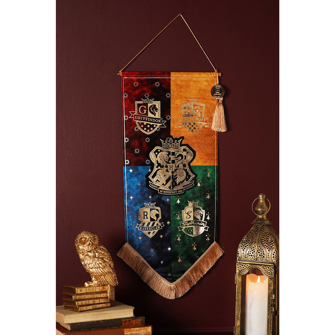 Warner Bros Harry Potter Alumni Banner - Hogwarts Houses