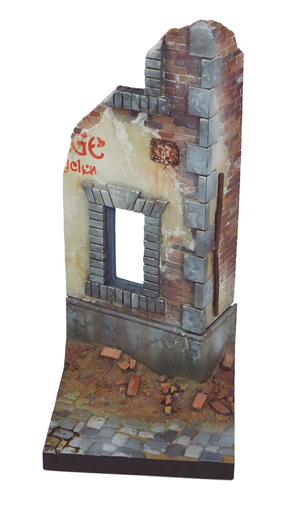 Vallejo Scenics: Ruined Street Corner 7 x 7 cm