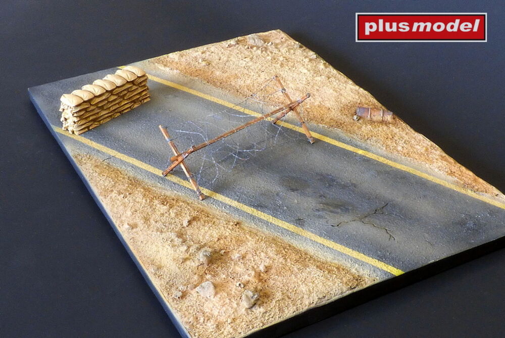 Display base – Road in the desert