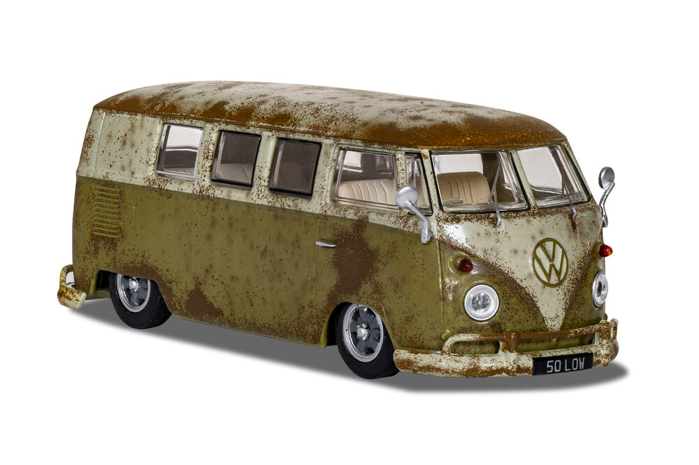 Volkswagen Type 2 Camper 'RAT-Look Splitty'.