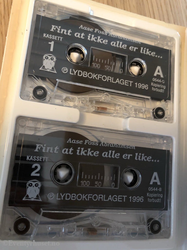 Aase Foss Abrahamsen. 1984/96. Finta At Ikke Alle Er Like. Kassettbok På 2 Kassetter.