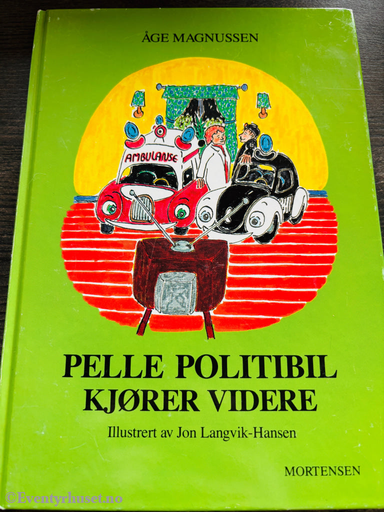 Åge Magnussen – Pelle Politibil kjører videre. Bok.