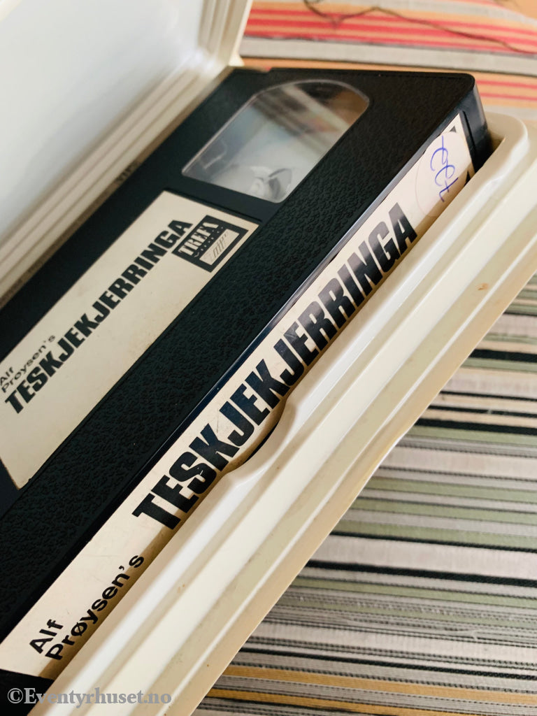 Alf Prøysen’s Teskjekjerringa. 1983. Vhs Big Box. Box