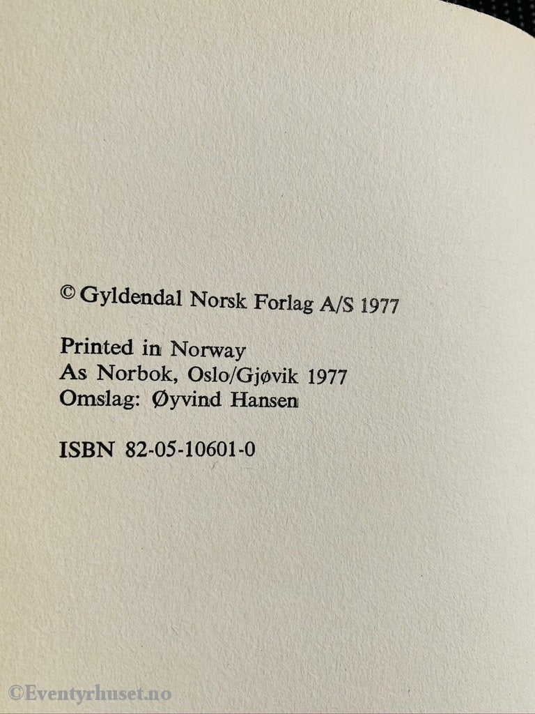 Alle Vi - Bøkene: Tor Edvin Dahl. 1977. Aksjon Ksl. Fortelling