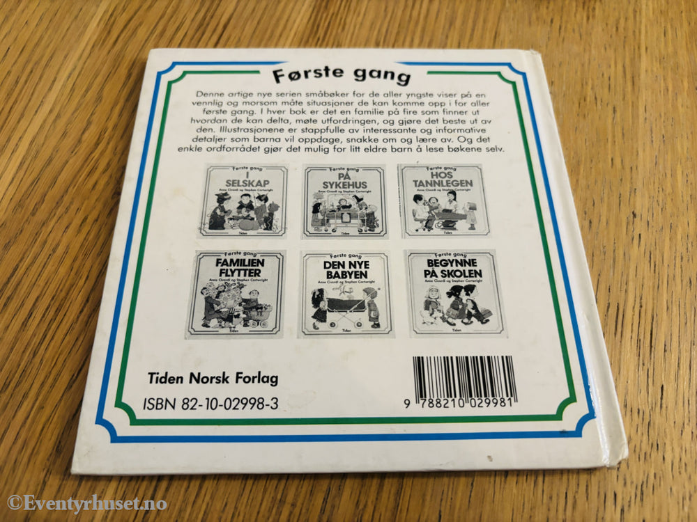 Anne Civardi & Stephen Cartwright. Første gang – Familien flytter. Bok.