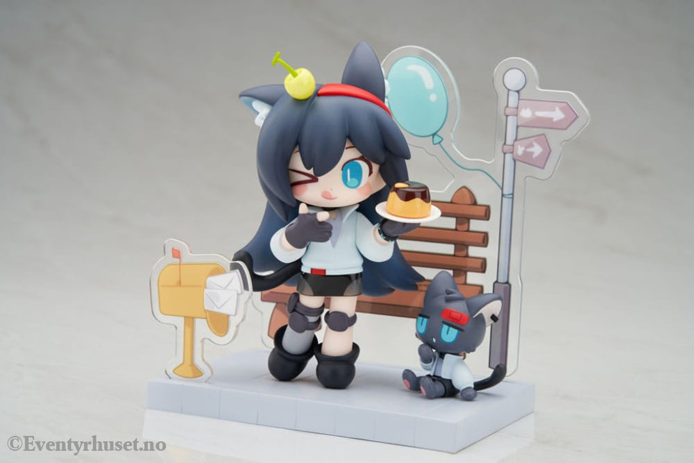 Arknights PVC Statue Dessert Time Series Q-figure Blaze 11 cm Manga & Anime