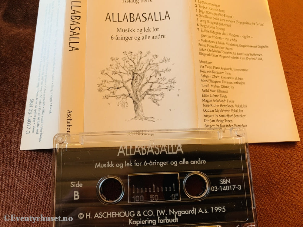 Åslaug Berre. 1995. Allabasalla. Kassett. Kassettbok