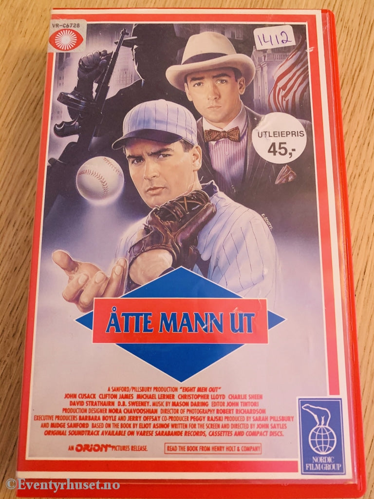 Åtte Mann Ut. 1988. Vhs Big Box.