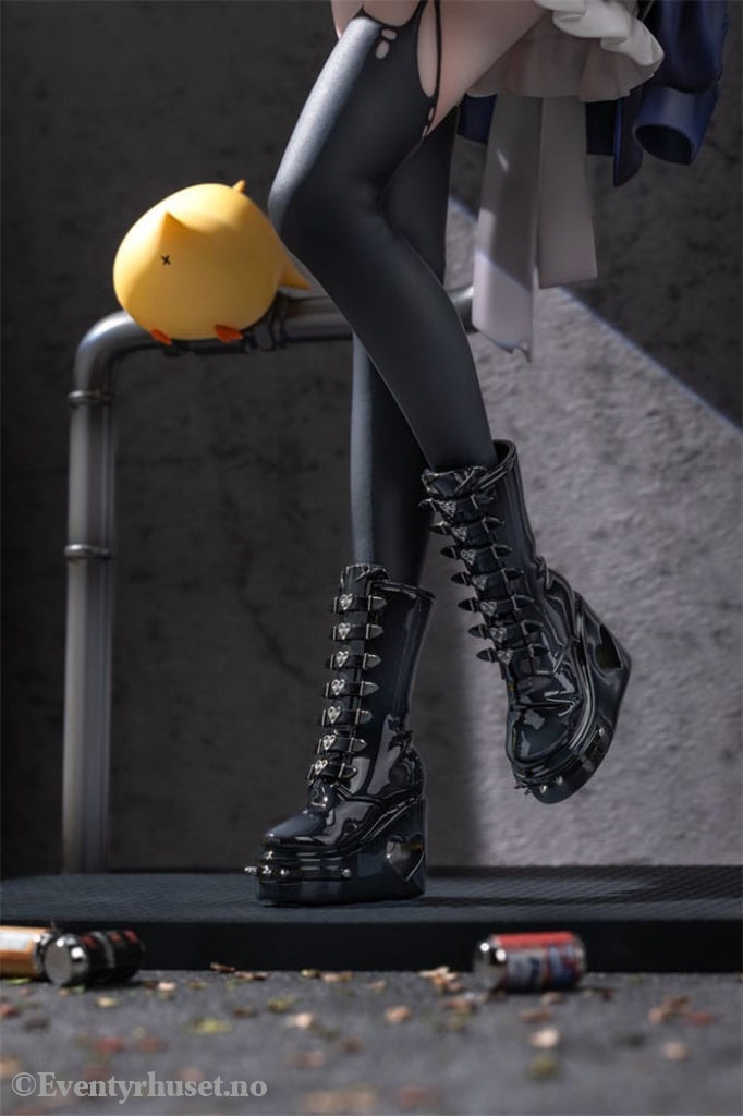 Azur Lane PVC Statue 1/6 Ulrich von Hutten Madchen Trummer Ver. 28 cm Manga & Anime