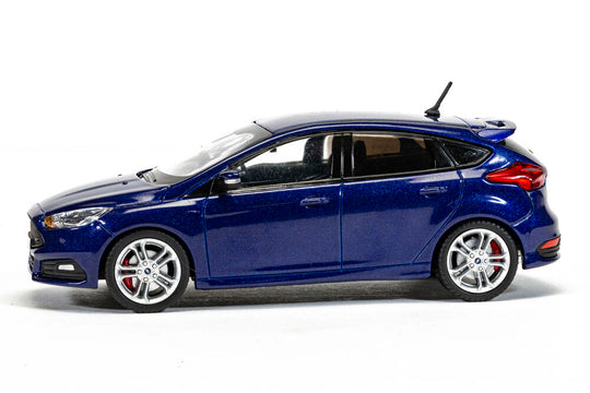 Ford Focus Mk3 ST, Deep Impact Blue