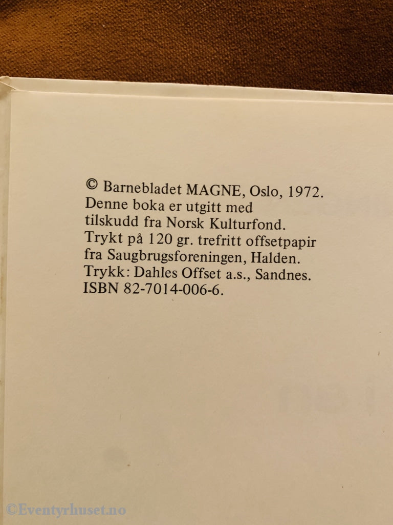 Bjørn Rønningen. 1972. Gnurr Som Bor I En Tønne. Fortelling
