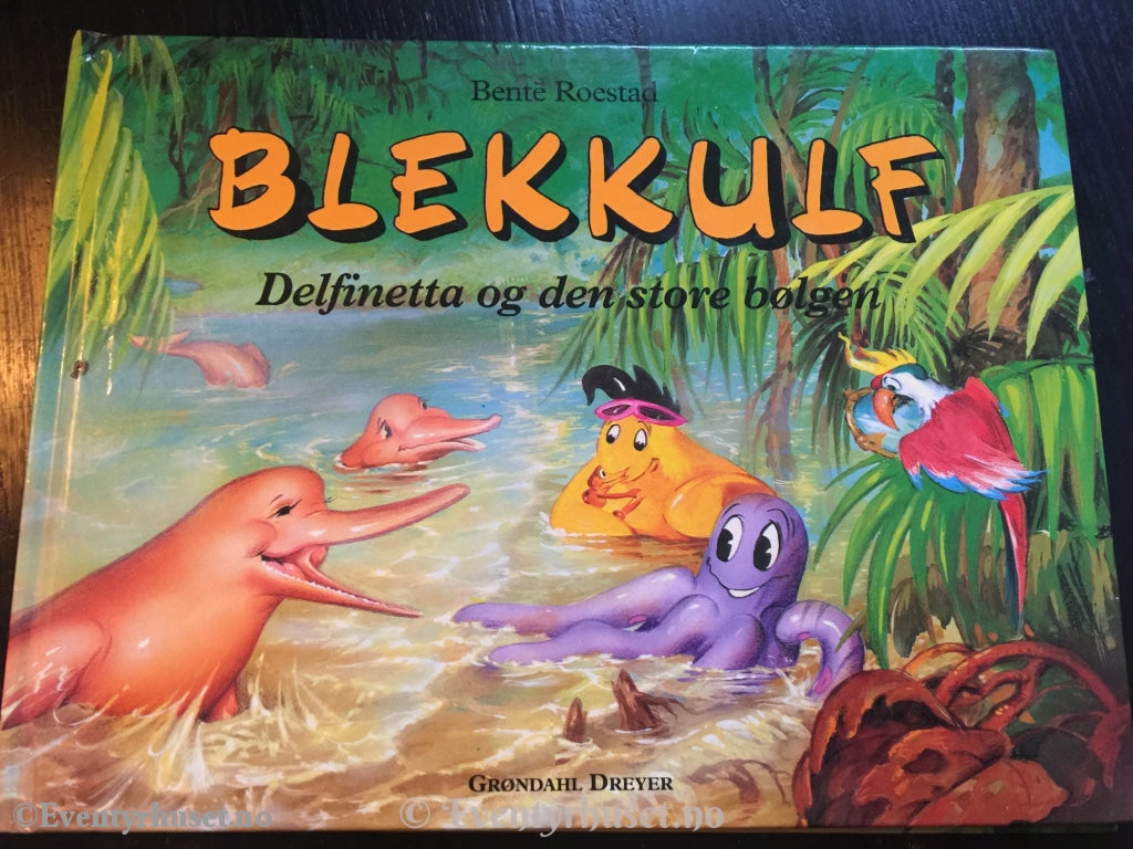 Blekkulf. 1994. Delfinetta Og Den Store Bølgen. Fortelling