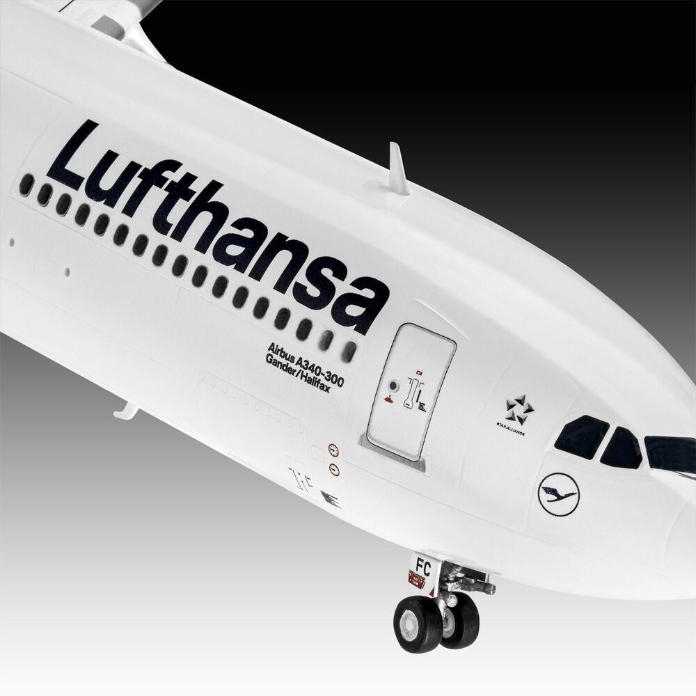 A340-300 Lufthansa New Livery