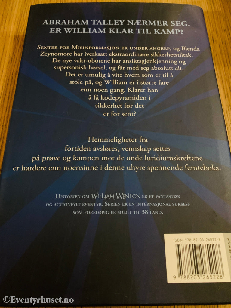 Bobbie Peers. 2020. William Wenton 5: Kaosparalysatoren. Bok.