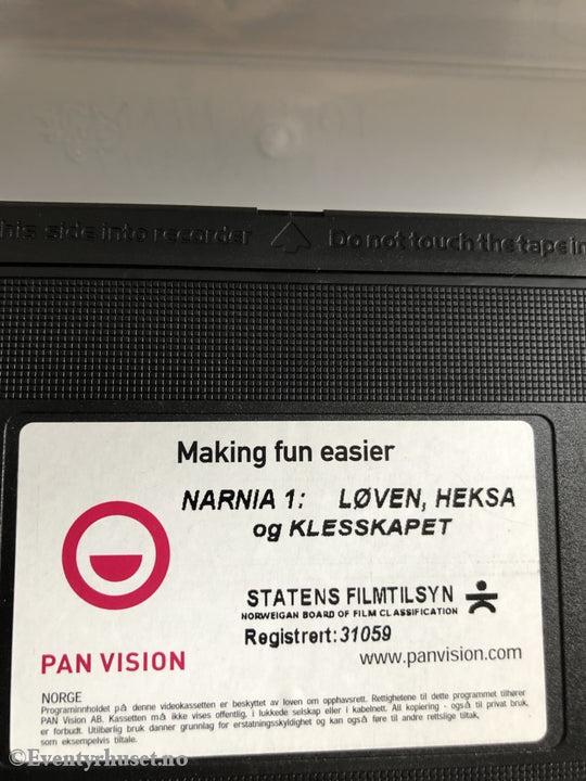 C. S. Lewis. 1988. Drømmen Om Narnia. Del 1. Løven Heksa Og Klesskapet. Vhs. Vhs