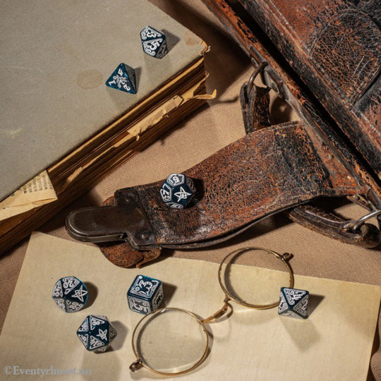 Call of Cthulhu Dice Set Abyssal & White (7) Games