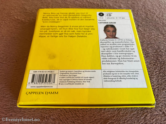 Carolyn Keene. 2009. Frøken Detektiv: Stjålne smaragder. Lydbok på CD.