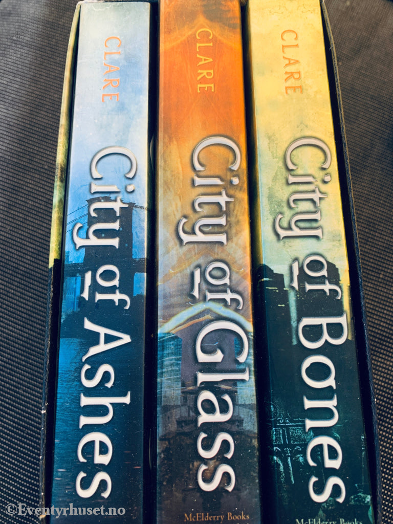 Cassandra Clare. The Mortal Instruments (City of Bones, City of Ashes, City of Glass). Bok.