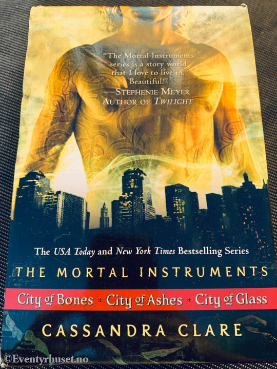 Cassandra Clare. The Mortal Instruments (City of Bones, City of Ashes, City of Glass). Bok.