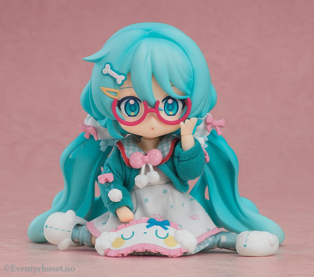 Character Vocal Series 01: Hatsune Miku Nendoroid Doll Action Figure Hatsune Miku: Loungewear Outfit Ver. 10 cm Manga &