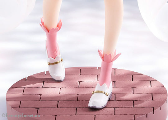 Character Vocal Series 01: Hatsune Miku Pop Up Parade PVC Statue Sakura Miku: Hanami Outfit Ver. 23 cm Manga & Anime