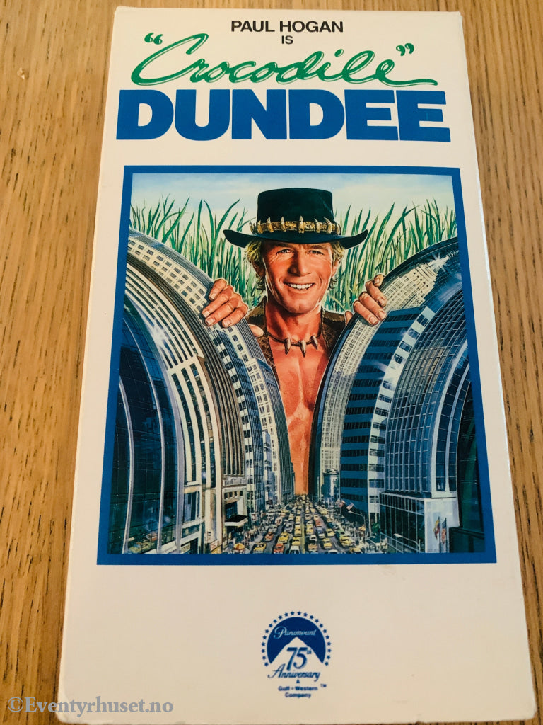 Crocodile Dundee 1986 .VHS slipcase.
