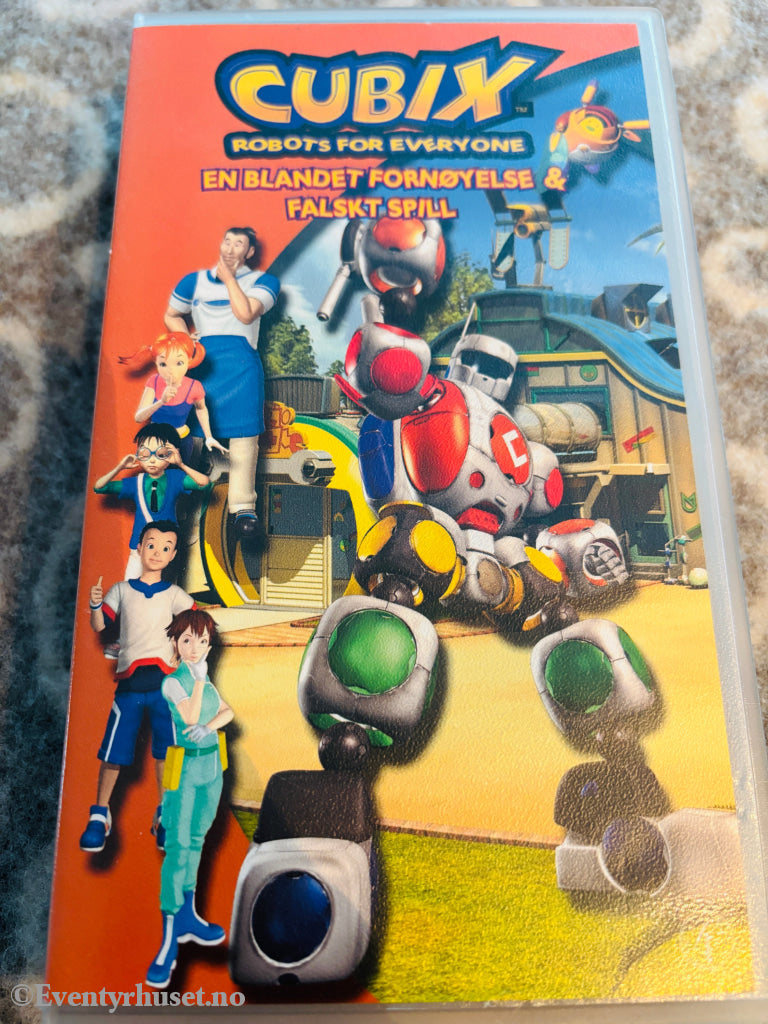 Cubix. En blandet fornøyelse og Falskt spill. 2001. VHS. VHS