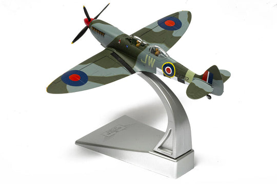 Supermarine Spitfire T9, PV202/’JW’ (G-CCCA), Presented as Spitfire MK.IX ML365/JW,135 Wing, 2nd Tactical Air Force, Aircraft operated by Aerial Collective, Duxford Airfield