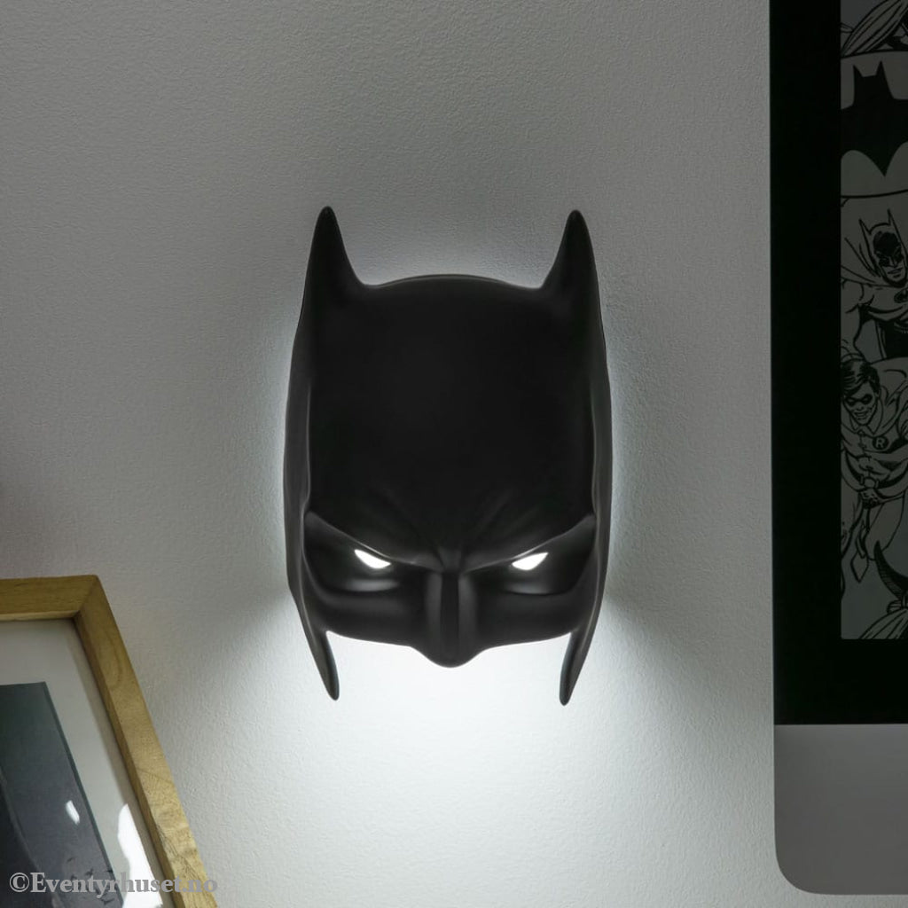 DC Comics 3D LED Light Batman Mask Home & Gifts