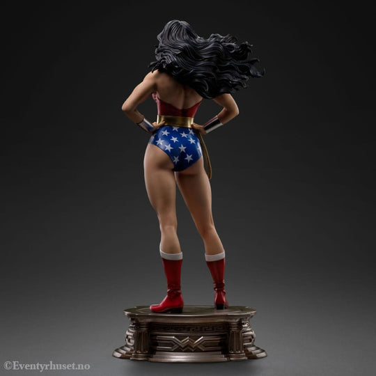 DC Comics Legacy Replica Statue 1/4 Wonder Woman 56 cm Collectibles