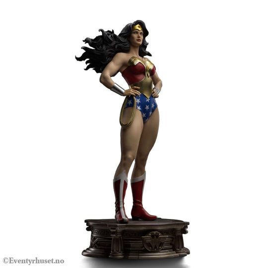 DC Comics Legacy Replica Statue 1/4 Wonder Woman 56 cm Collectibles