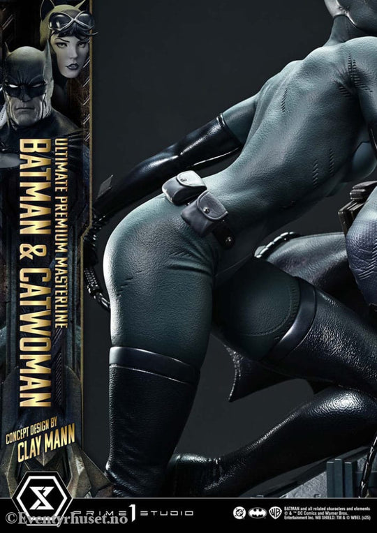 DC Comics Ultimate Premium Masterline Series Statue 1/4 Batman & Catwoman (Concept Design by Clay Mann) 56 cm