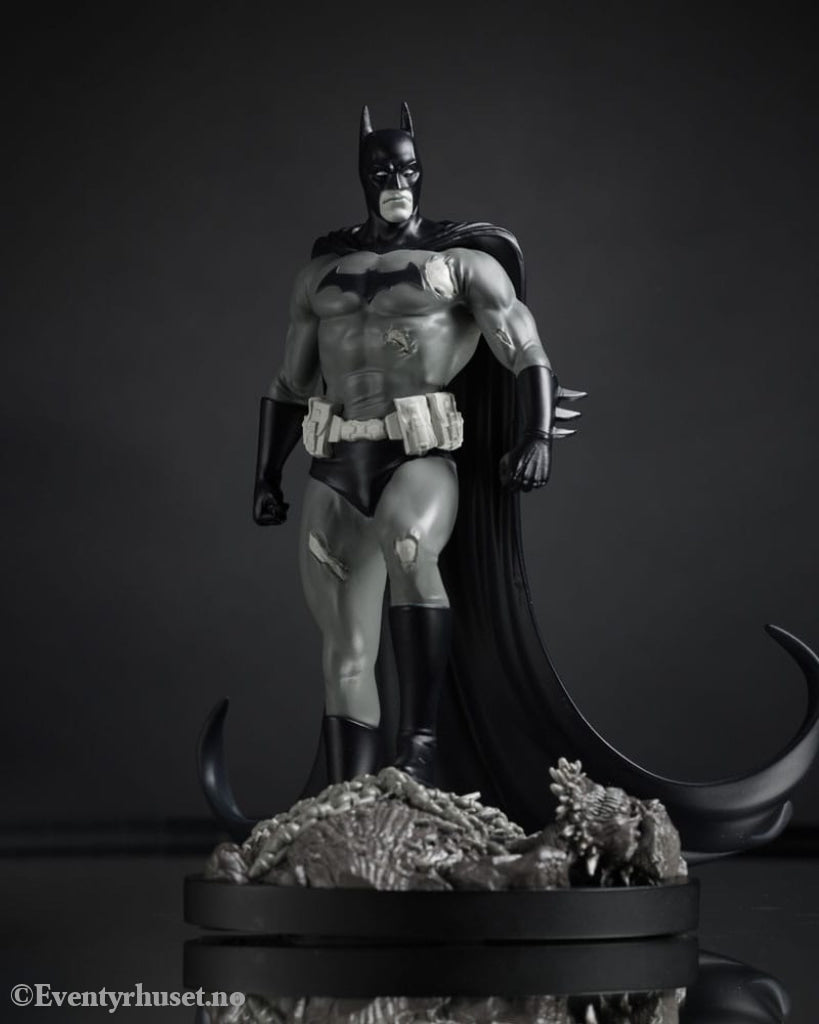DC Direct Statue 1/10 Batman by Bjorn Barends (Black White) 18 cm Collectibles