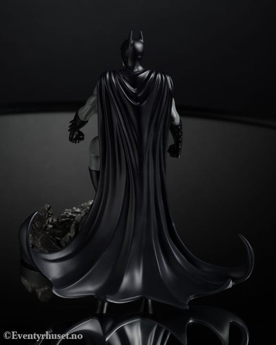 DC Direct Statue 1/10 Batman by Bjorn Barends (Black White) 18 cm Collectibles