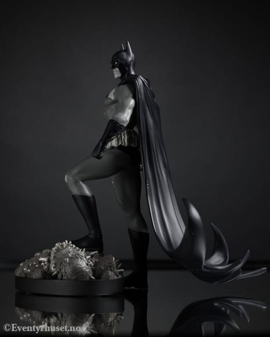DC Direct Statue 1/10 Batman by Bjorn Barends (Black White) 18 cm Collectibles
