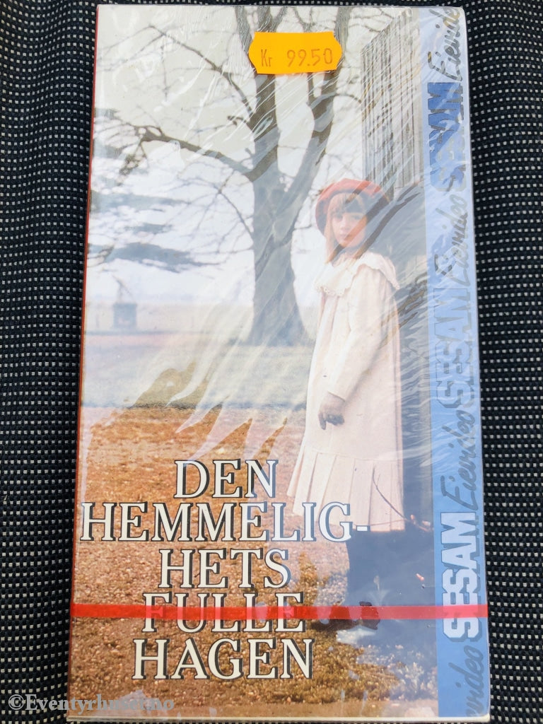 Den Hemmelighetsfulle Hagen. Vhs Ny I Plast!