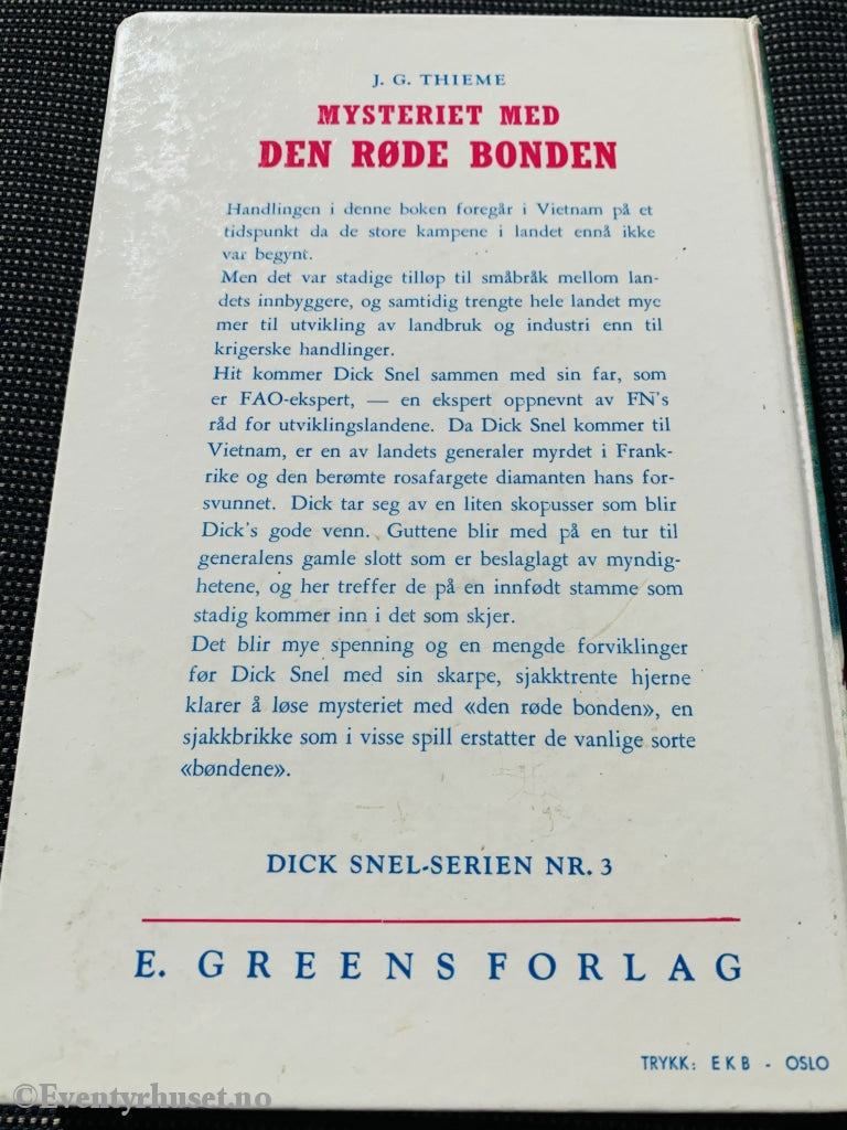 Dick Snel- Serien Nr. 3: J. G. Thieme. 1966. Mysteriet Med Den Røde Bonden. Fortelling