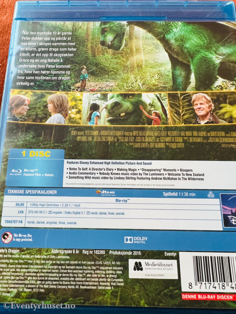 Disney Blu-Ray. Peter & Dragen. Blu-Ray Disc