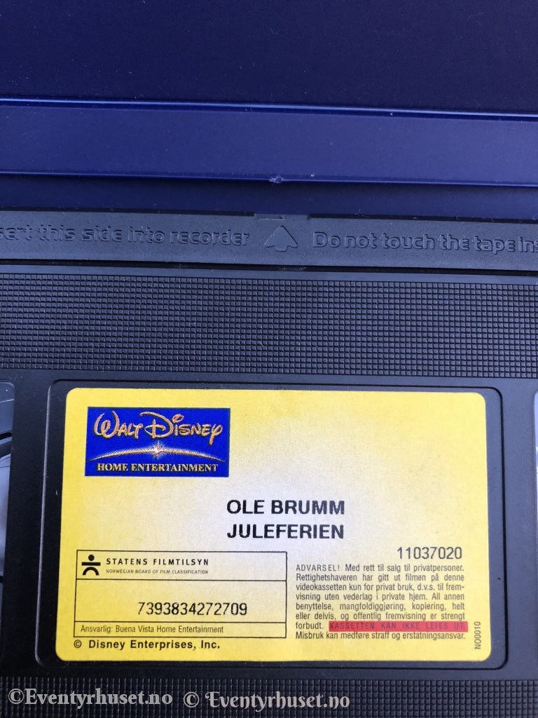 Disney Vhs 11037020. Ole Brumm - Juleferien. 2001.