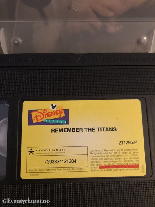 Disney Vhs. 21129524. Remember The Titans. 1999. Vhs
