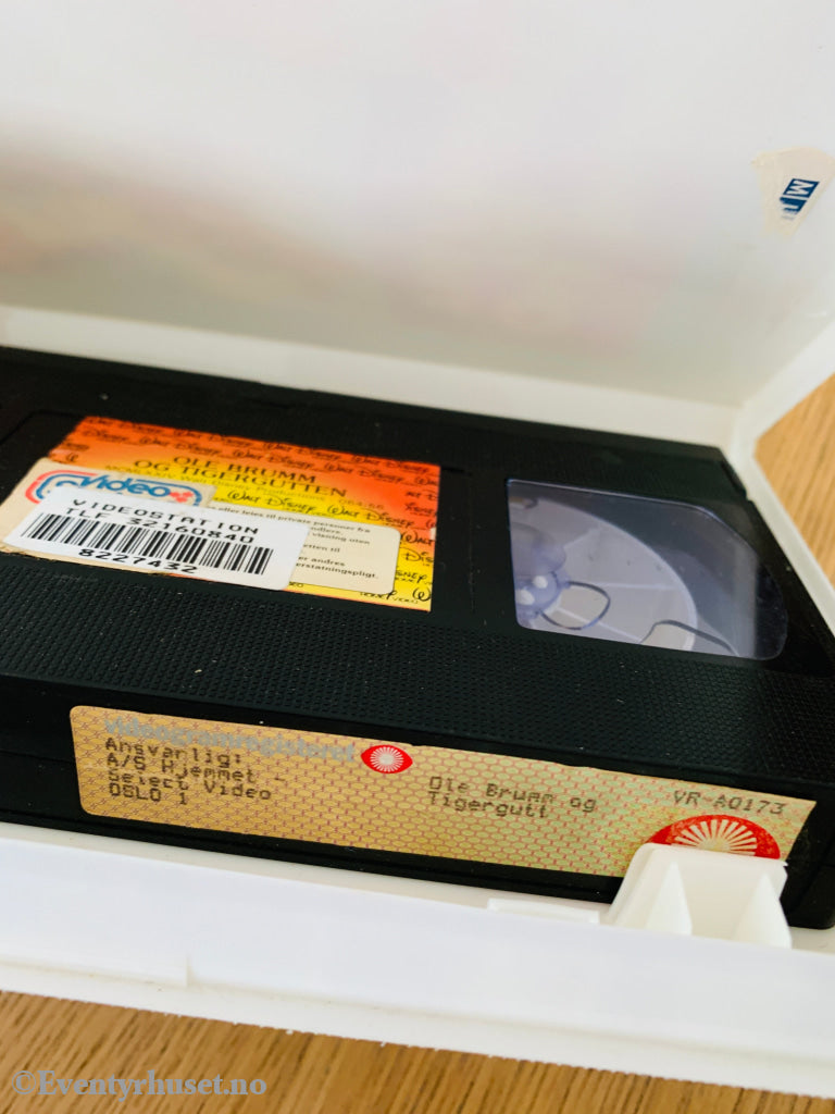 Disney VHS Big Box. Ole Brumm og Tigergutt. VHS Big Box