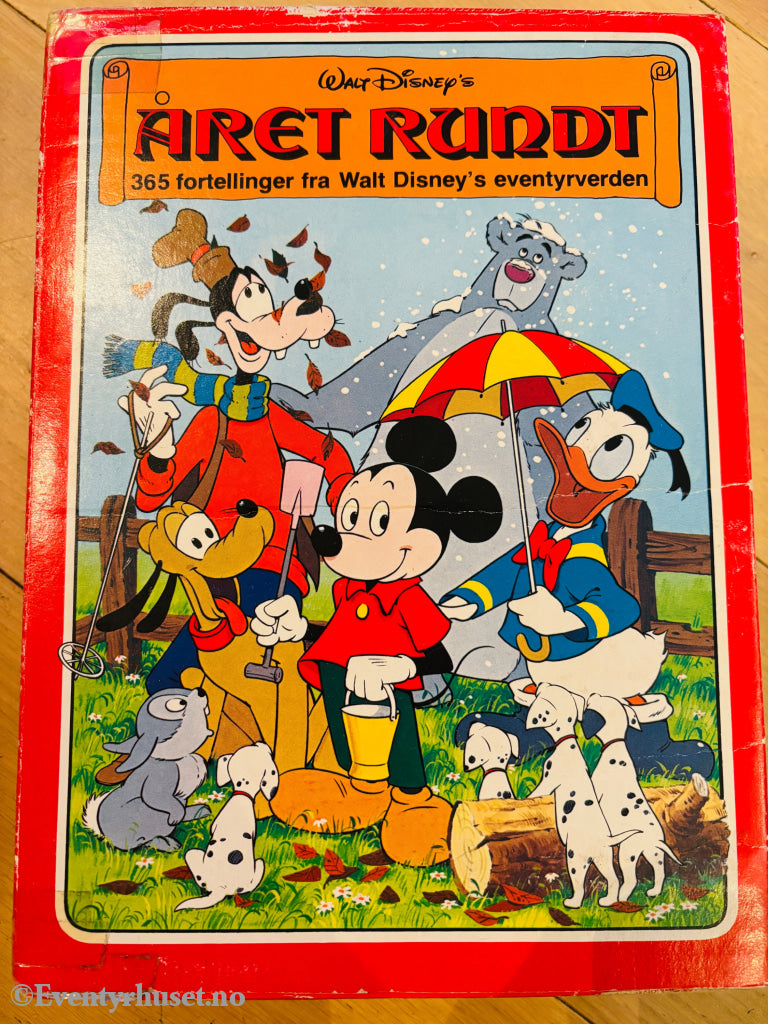 Disney’s Året Rundt - 365 fortellinger fra Walt Disney’s Eventyrverden. Samleboks 4 store eventyrbøker Eventyrbok