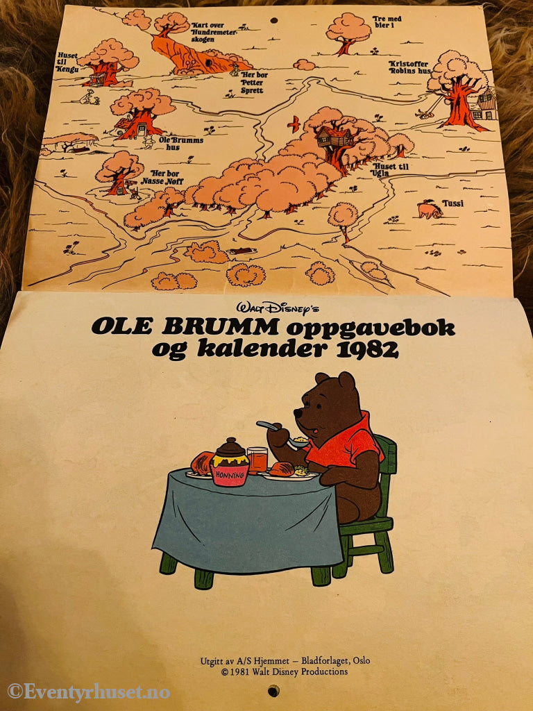 Disney’s Ole Brumm Oppgavebok Og Kalender 1982. Fortelling