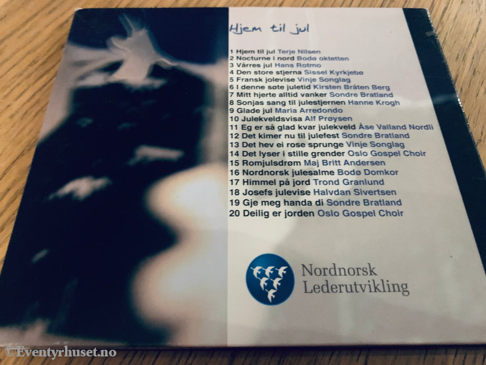 Diverse Artister – Hjem til jul. 2000. CD.