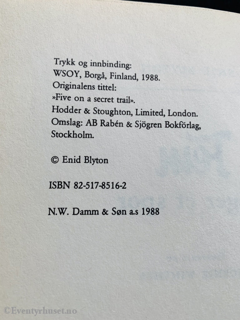 Enid Blyton. 1960/88. Fem Følger Et Spor. Fortelling