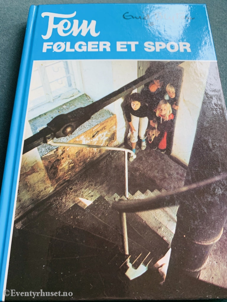 Enid Blyton. 1960/88. Fem Følger Et Spor. Fortelling