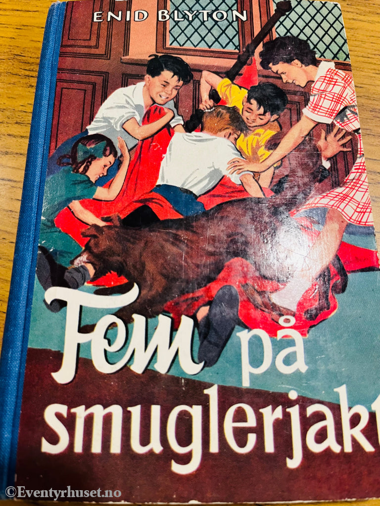 Enid Blyton. 1972. Fem På Smuglerjakt. Fortelling