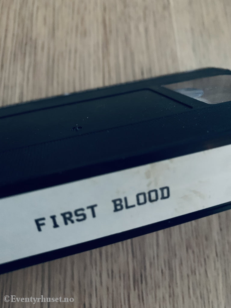 First Blood. 1982. Vhs. Vhs